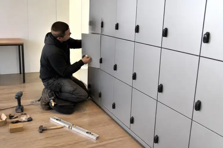 Locker installatie